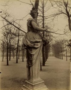 at https://www.artgallery.nsw.gov.au/education/exhibition-kits/eugene-atget/gardens/
